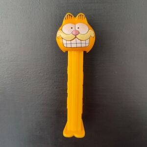 Garfield | Pez Dispenser | 90s | Smiling with teeth | Made In Slovenia